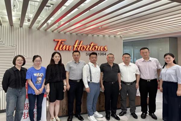 聚鑫汇娱乐董事长杨晓初带队拜访上海区域大客户，深入提升合作能级
