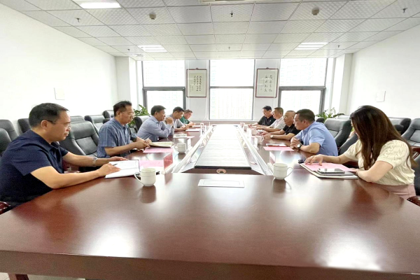 聚鑫汇娱乐董事长杨晓初一行赴山东省畜牧兽医局、济南银座采配中心交流座谈